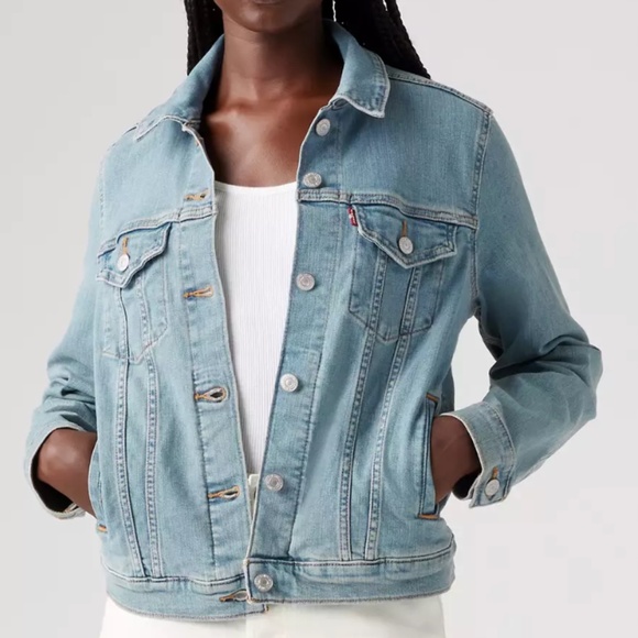 Levi's Women's Original Trucker Jacket, Light Wash (Jeanie), Size Large - Picture 1 of 10
